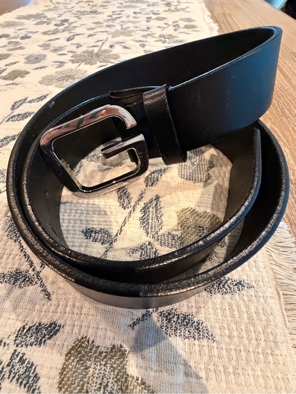 Gucci Women’s Leather Belt – Size 85/34